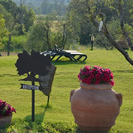 Country house Poggio Degli Olivi *
